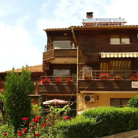 Отель Family Emilia