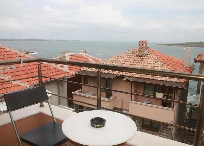 Family Emilia 3* Sozopol