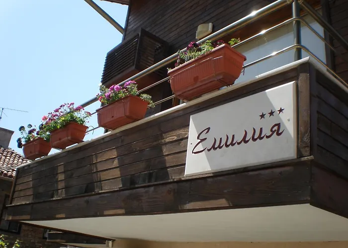 Hotel Family Emilia 3*