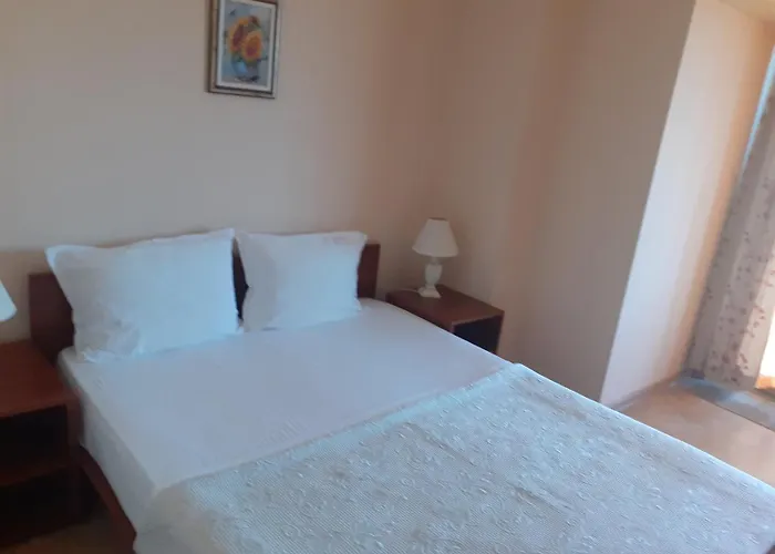 Family Emilia 3* Sozopol